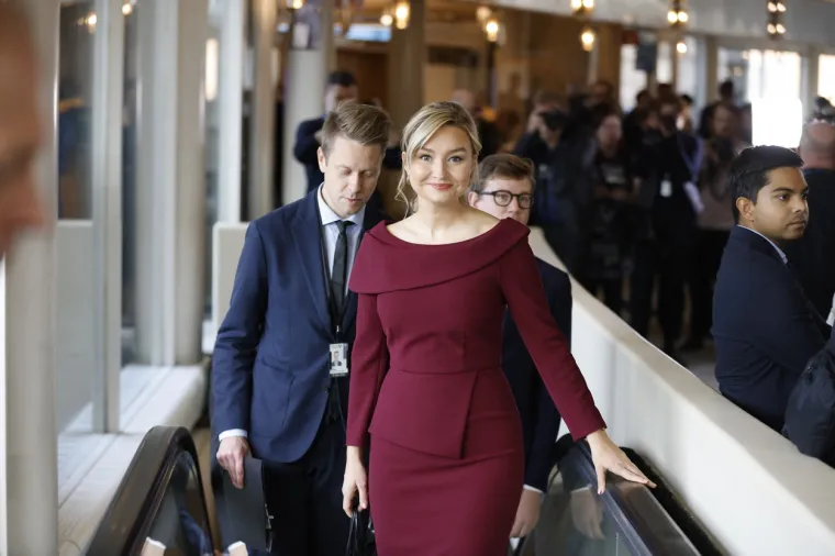 Je li ovo najzgodnija političarka na svijetu? Zanosna Ebba zamjenica je premijera, a svojom pojavom ostavlja bez daha