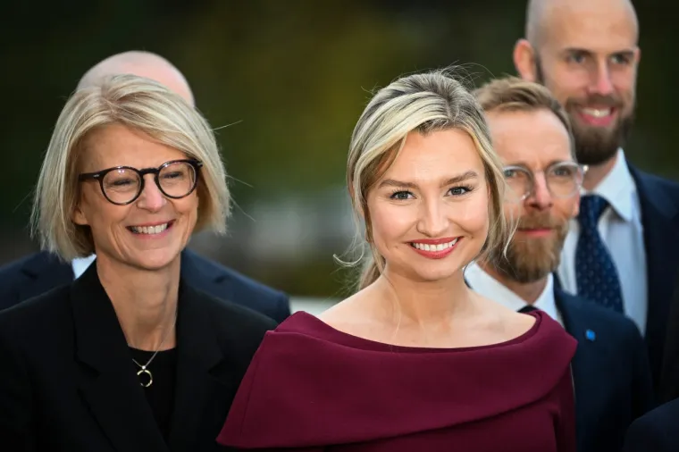 Je li ovo najzgodnija političarka na svijetu? Zanosna Ebba zamjenica je premijera, a svojom pojavom ostavlja bez daha