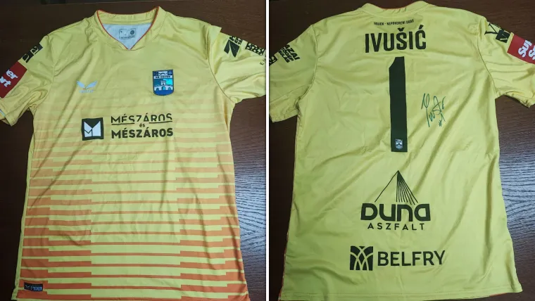 Potpisani dres vratara Osijeka Ivice Ivušića