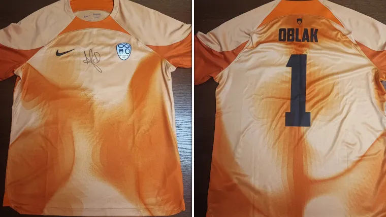 Potpisani dres Jana Oblaka iz slovenske reprezentacije