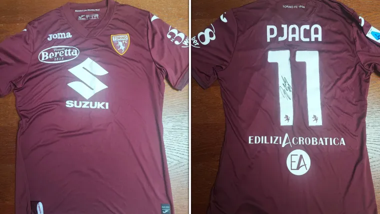 Potpisani dres Marka Pjace iz Torina