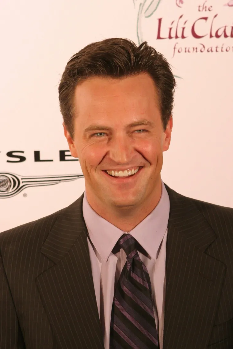 Matthew Perry uzimao je 55 tableta na dan i aktivno pio alkohol: 'Imao sam 2 posto &scaron;anse za život'