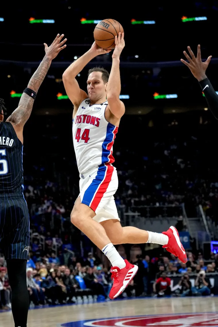 Bojan Bogdanović prva je priča Detroita: 'Stalno nam daje savjete na treninzima. Njegov veteranski glas bit će ogroman za nas'