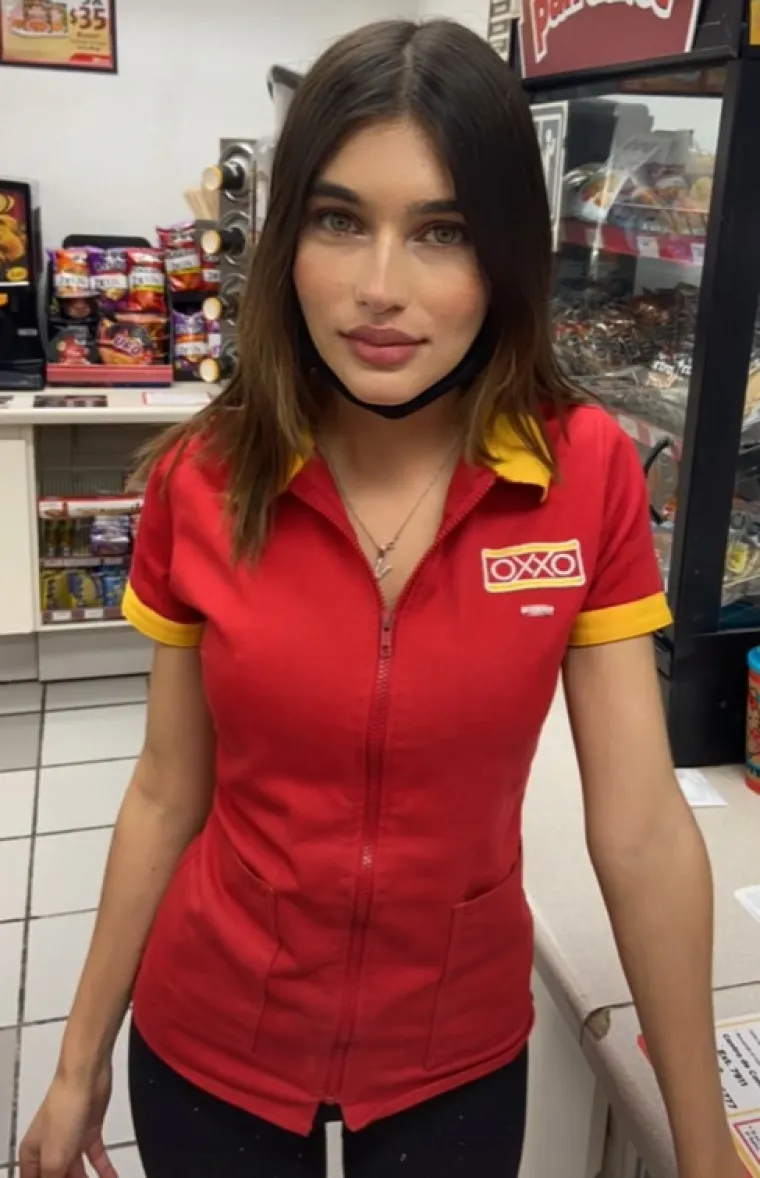 Na TikToku je sa svog radnog mjesta počela objavljivati u svibnju, a u međuvremenu su se o njoj raspisali brojni tamošnji portali. 