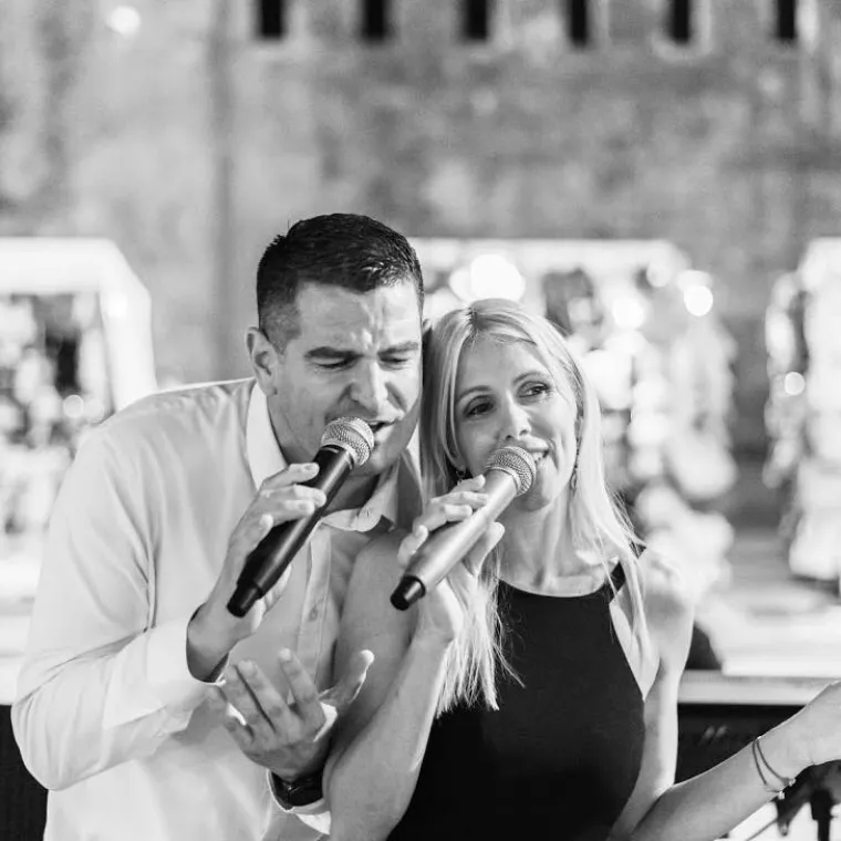 Kako mediji ne bi mogli dublje istražiti njihove društvene mreže, Silvia i Marko u srijedu su izbrisali profile na Instagramu nakon javne objave da su u vezi. Naime, Peco je i ranije javno priznao kako je inicirao razvod jer je pronašao novu osobu i novu ljubav. 