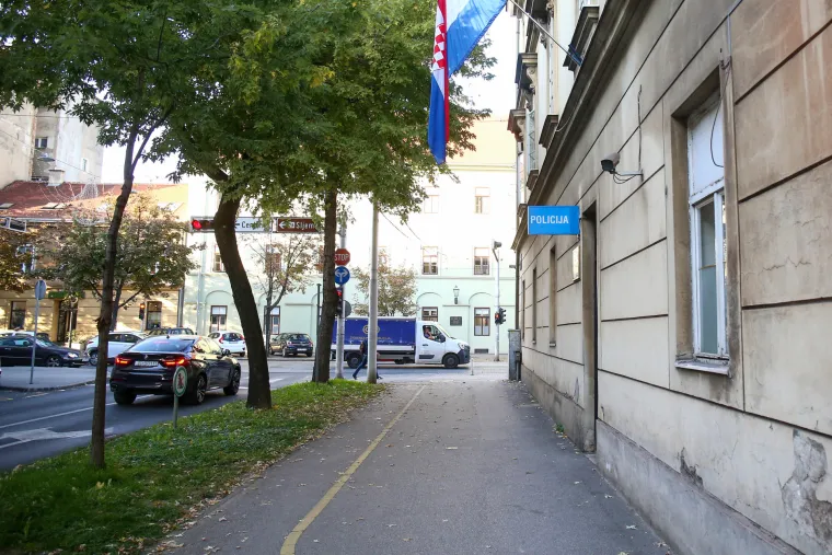 Policija istražuje dojavu o bombi u policijskoj postaji u Bauerovoj