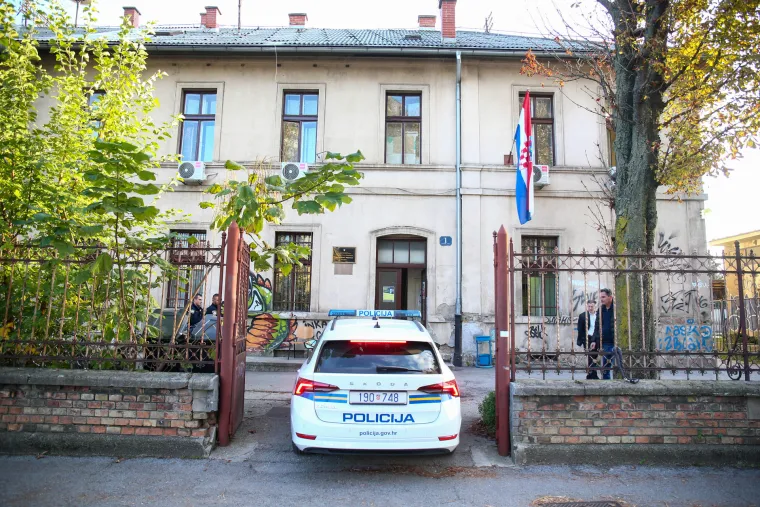 Policija istražuje dojavu o bombi u I. policijskoj postaji Zagreb