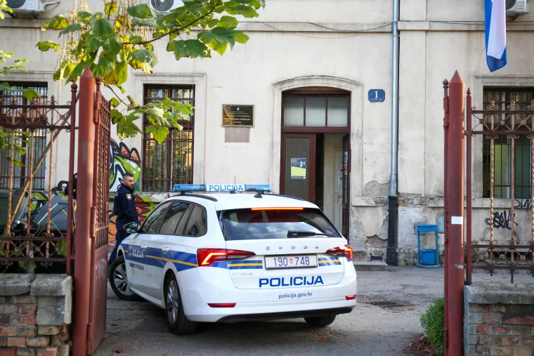 Policija istražuje dojavu o bombi u I. policijskoj postaji Zagreb