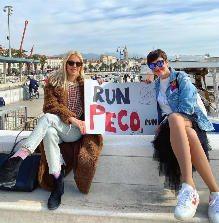 Silvia se često i na društvenim mrežama znala pohvaliti fotkama s Markom. Ako je suditi po fotografijama, Marko, Silvia i Irena poznaju se dugi niz godina. Kad je Marko sudjelovao u jednoj od sportskih utrka, Irena i Silvia su ga došle podržati, a čak su napravile i transparent &quot;Trči, Peco, trči&quot;. Ova fotografija se i dalje nalazi na Ireninom Instagram profilu, a nije maknula ni zajedničke fotografije s uskoro bivšim suprugom Markom.