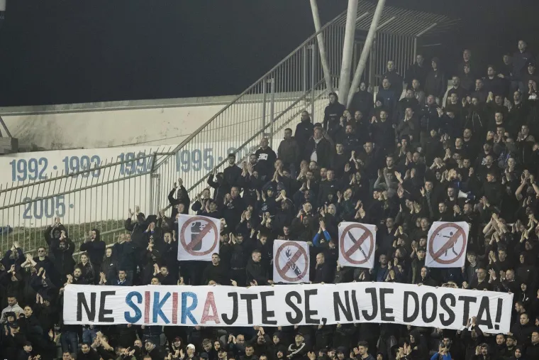 Navijačko prepucavanje, bitka na terenu i jedan genijalan potez: Prisjetite se zadnjeg derbija na Poljudu