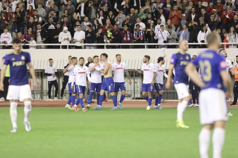 Navijačko prepucavanje, bitka na terenu i jedan genijalan potez: Prisjetite se zadnjeg derbija na Poljudu