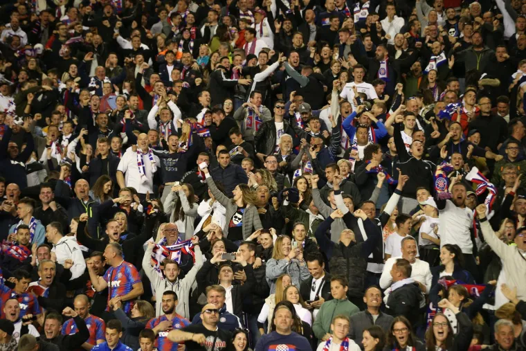 Navijačko prepucavanje, bitka na terenu i jedan genijalan potez: Prisjetite se zadnjeg derbija na Poljudu