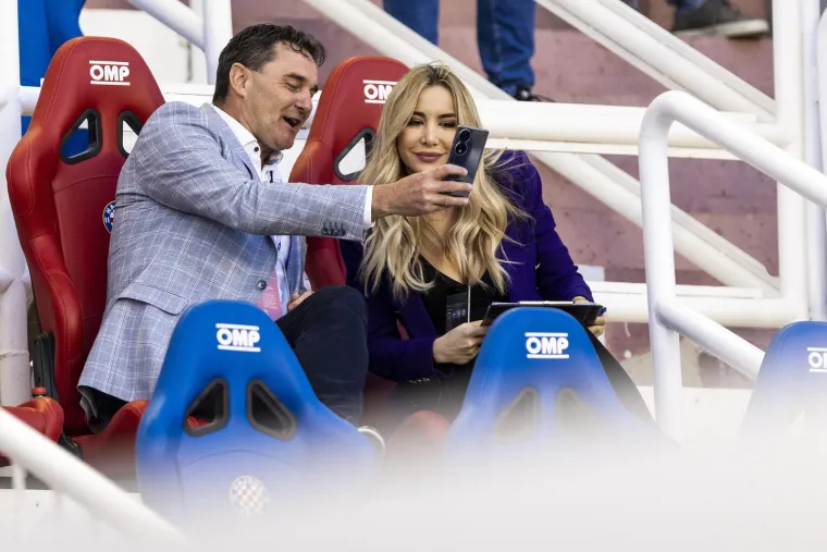 Veličanstvena atmosfera na Poljudu: Pogledajte kako je Torcida obilježila poseban trenutak