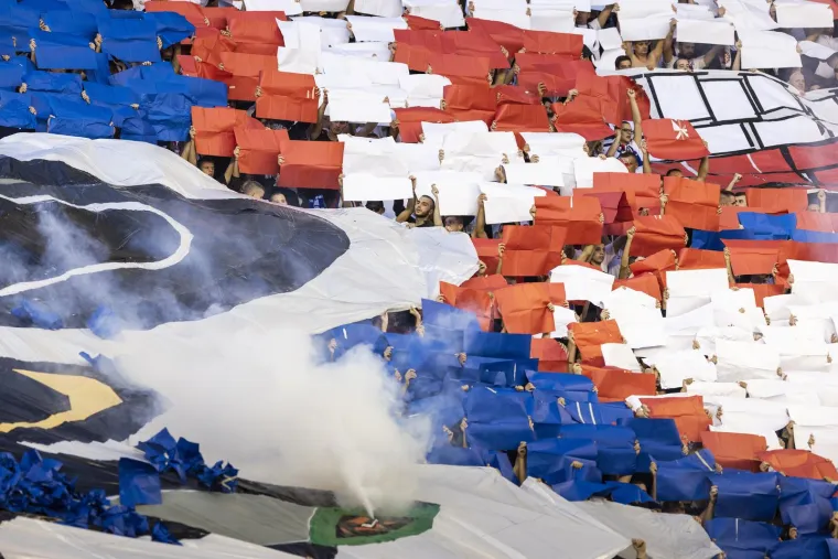 Zanimljiv prizor na Poljudu: Poznati hrvatski trener s tribina gleda derbi Dinama i Hajduka