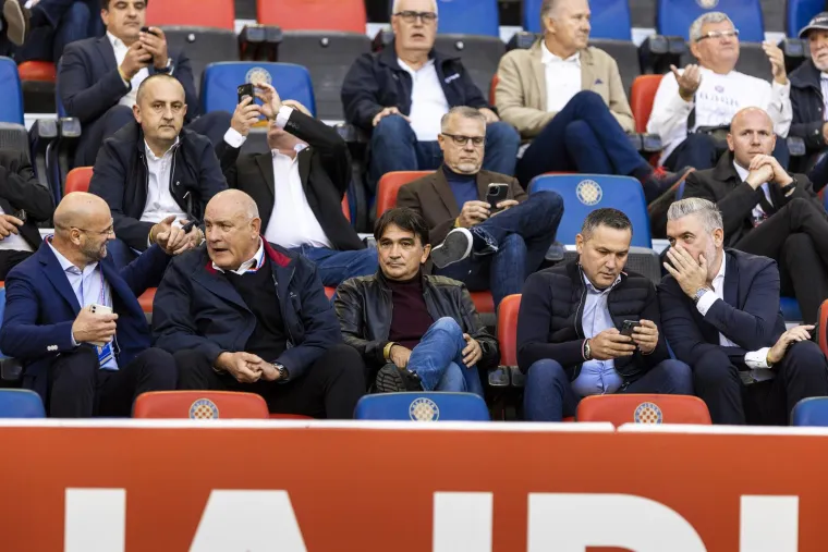 Zanimljiv prizor na Poljudu: Poznati hrvatski trener s tribina gleda derbi Dinama i Hajduka
