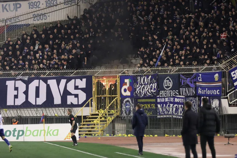 Zanimljiv prizor na Poljudu: Poznati hrvatski trener s tribina gleda derbi Dinama i Hajduka