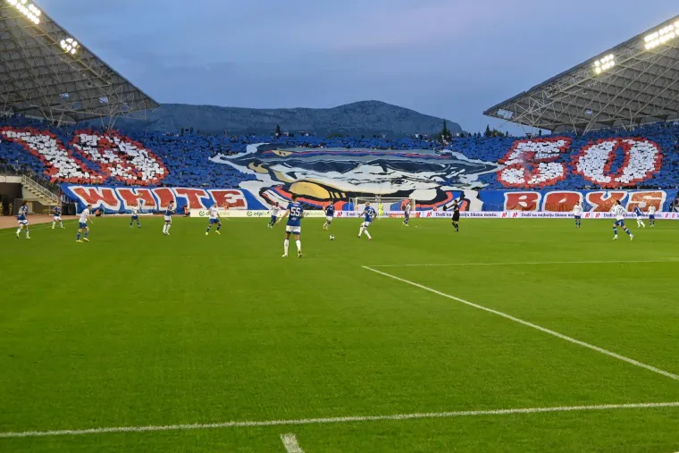 Ultrasi vode svoju bitku, ovo je totalni 'hard core': Pogledajte kadrove prave navijačke groznice