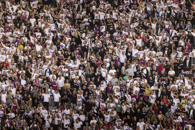 Ultrasi vode svoju bitku, ovo je totalni 'hard core': Pogledajte kadrove prave navijačke groznice