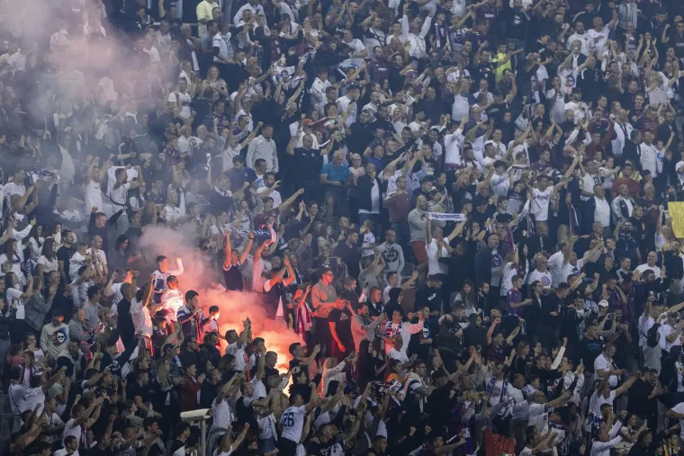 Ultrasi vode svoju bitku, ovo je totalni 'hard core': Pogledajte kadrove prave navijačke groznice