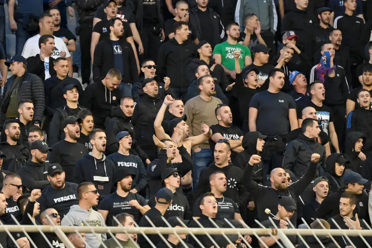 Ultrasi vode svoju bitku, ovo je totalni 'hard core': Pogledajte kadrove prave navijačke groznice