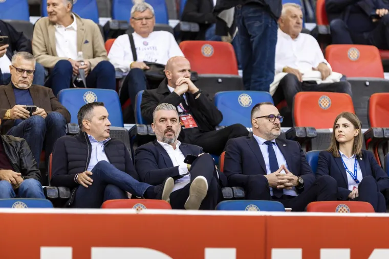 Prepoznajte li ih? Na Poljudu su sa šalovima Hajduka osvanule djevojke koje su nedavno ispisale povijest