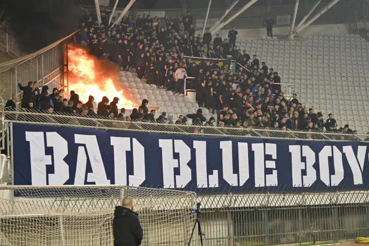 GALERIJA Požar na Poljudu nakon utakmice: Navijači zapalili stolice na tribinama