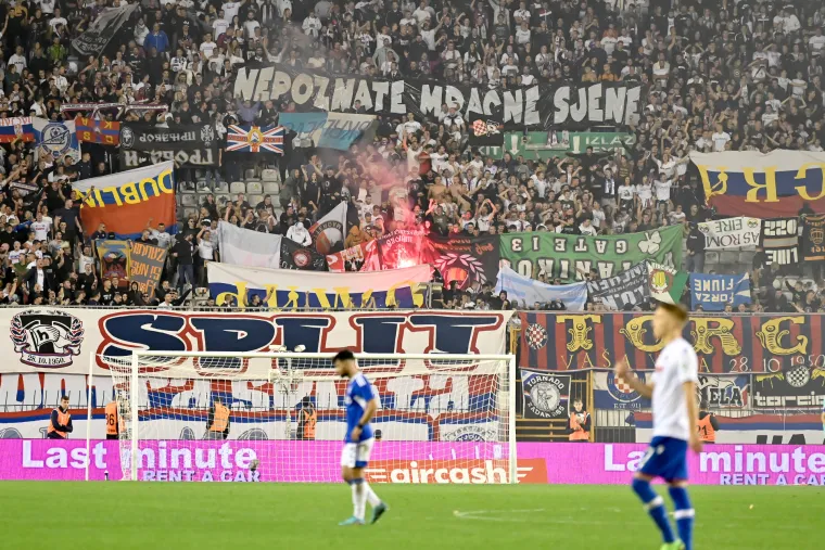 NAVIJAČKA GALERIJA Prvo stvorili nezaboravnu atmosferu, a onda sve pokvarili ružnim činom