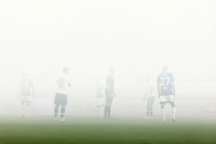 Vatreni derbi na Poljudu &scaron;okirao srpske medije: 'Skandal u Splitu, palili su na&scaron;e zastave i slavili u transu, bio je kaos. Užasne scene'