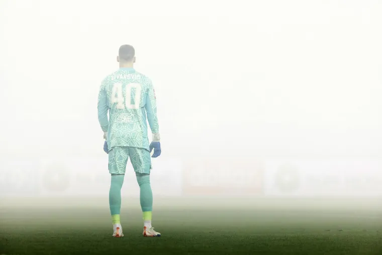 Vatreni derbi na Poljudu &scaron;okirao srpske medije: 'Skandal u Splitu, palili su na&scaron;e zastave i slavili u transu, bio je kaos. Užasne scene'