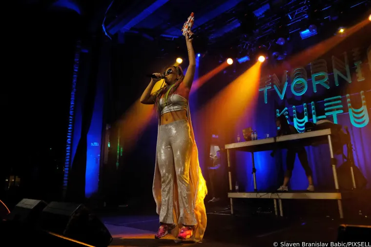 Vatrena Mimi Mercedes napunila Tvornicu i Zagrepčanima priredila savr&scaron;en miks seksepila, ekstravagancije i hip-hopa