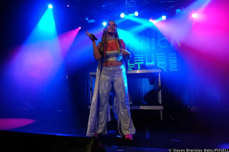 Pjesma je već postala hit među obožavateljima, s vi&scaron;e od 900 tisuća pregleda na YouTubeu, a komentari su samo potvrdili njezin uspjeh. 