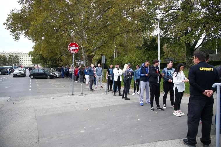 Zagreb na nogama: Velika potražnja za ulaznicama za posljednji Dinamov domaći okr&scaron;aj u LP