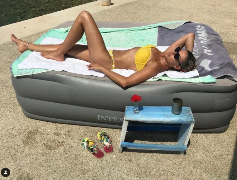 Sjećate se Gianne Apostolski? Striptizom na TV-u &scaron;okirala je Hrvate, danas ljubi 13 godina mlađeg i jednako je izazovna