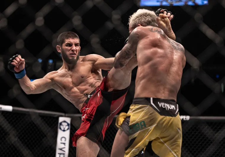 Khabibov veliki prijatelj postao prvak UFC-a u lakoj kategoriji, pogledajte kako je Rus razbio Oliveiru