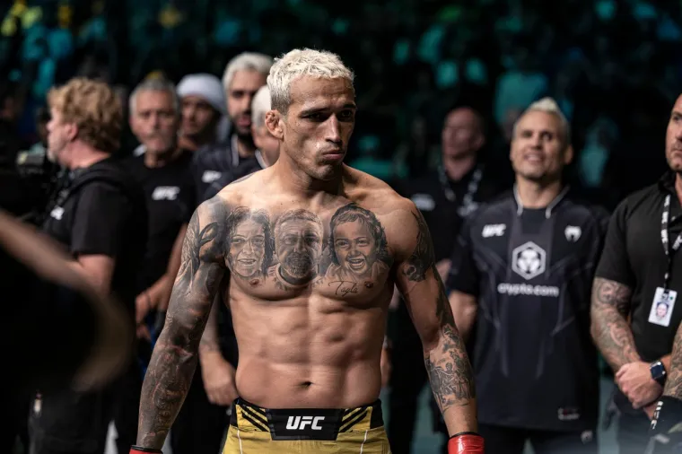 Khabibov veliki prijatelj postao prvak UFC-a u lakoj kategoriji, pogledajte kako je Rus razbio Oliveiru