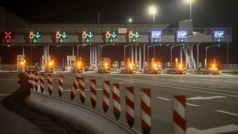 U Srbiji litra dizela košta 222 dinara (14,68 kuna), dok je litra eurosupera 95 178 dinara (11,77 kuna).