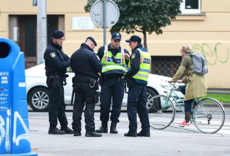 Okružili Esplanadu, pripremili željezne ograde. Zagrebački 'plavci' spremni za krimski summit, reguliraju i promet