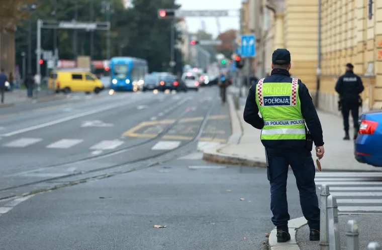 Jake snage MUP-a raspoređene po cijelom gradu, Zagrepčane čeka prometni pakao, pogledajte kako izgleda centar grada