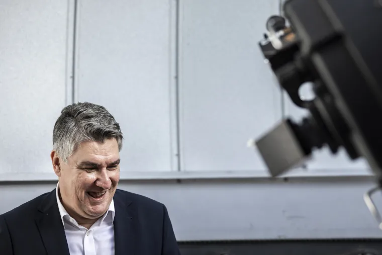 Nova najava za 'Ljude u crnom' ili prosvjetljenje? Što je Milanović radio u Makarskoj: Procijenite sami