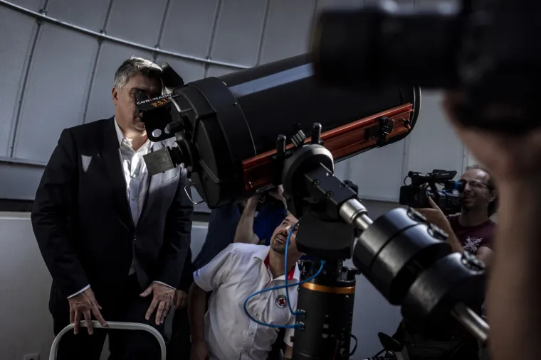 Nova najava za 'Ljude u crnom' ili prosvjetljenje? Što je Milanović radio u Makarskoj: Procijenite sami