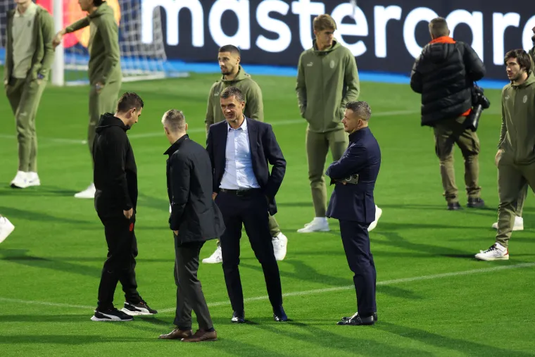 Nesvakida&scaron;nje scene na Maksimiru: Rossoneri nisu odradili trening, &scaron;etali su po stadionu