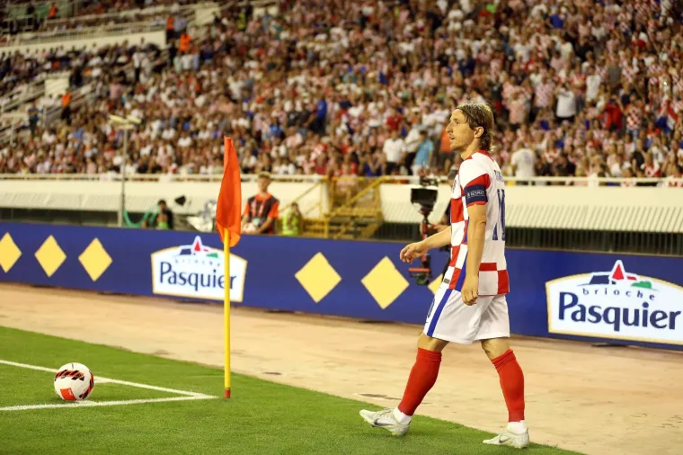 Luka Modrić uvijek je davao sve za Hrvatsku, uživajmo ljudi dok traje: Pogledajte veliku galeriju od 2006. do danas našeg najvećeg nogometaša ikad