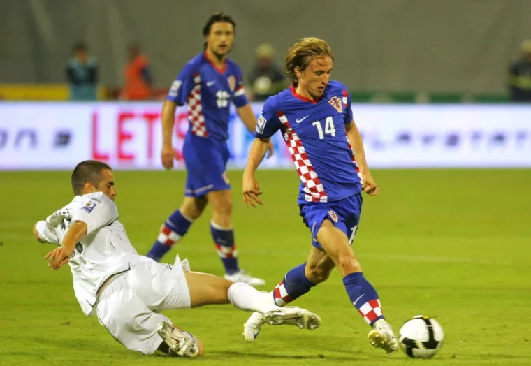 Luka Modrić uvijek je davao sve za Hrvatsku, uživajmo ljudi dok traje: Pogledajte veliku galeriju od 2006. do danas našeg najvećeg nogometaša ikad