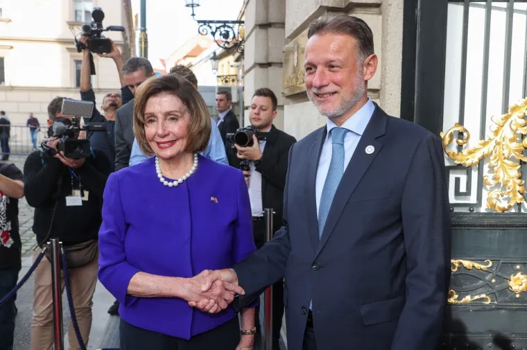 Nancy Pelosi s Gordanom Jandrokovićem 2022. 