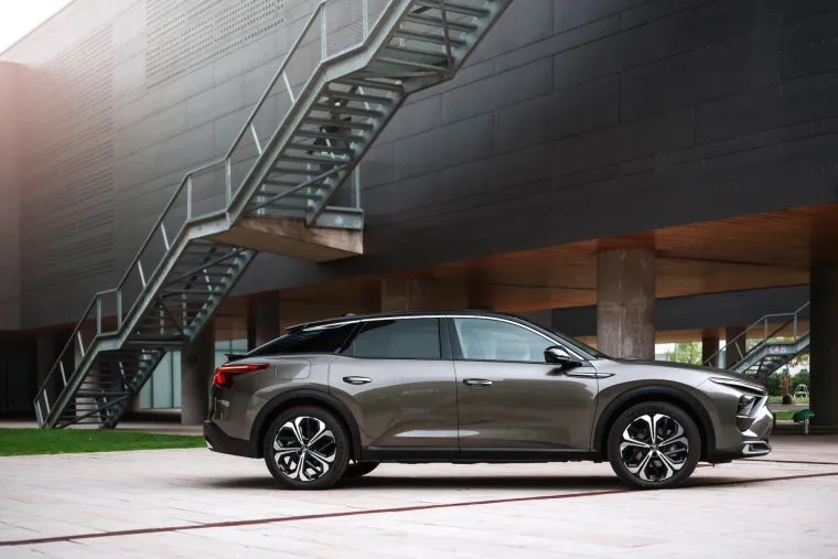 Prtljažnik vozila C5 X osmišljen je po uzoru na karavane, i u pogledu dimenzija i u pogledu posebne obrade. Zapremnina prtljažnika iznosi 545 litara, a kada se preklopi stražnja klupa dobije se ravna podnica, odnosno iskoristivi obujam od najviše 1640 litara. Kao benefiti tu su i širok i funkcionalan otvor, nizak prag i pravilan oblik. Unutrašnjost sadrži i domišljate pretince kako bi se u njih mogli odložiti, spremiti ili sakriti svi svakodnevni predmeti.