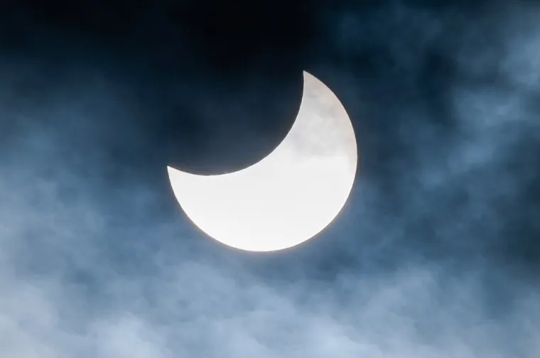 Pogledajte najbolje fotografije djelomične pomrčine Sunca koja se mogla vidjeti i iz Hrvatske