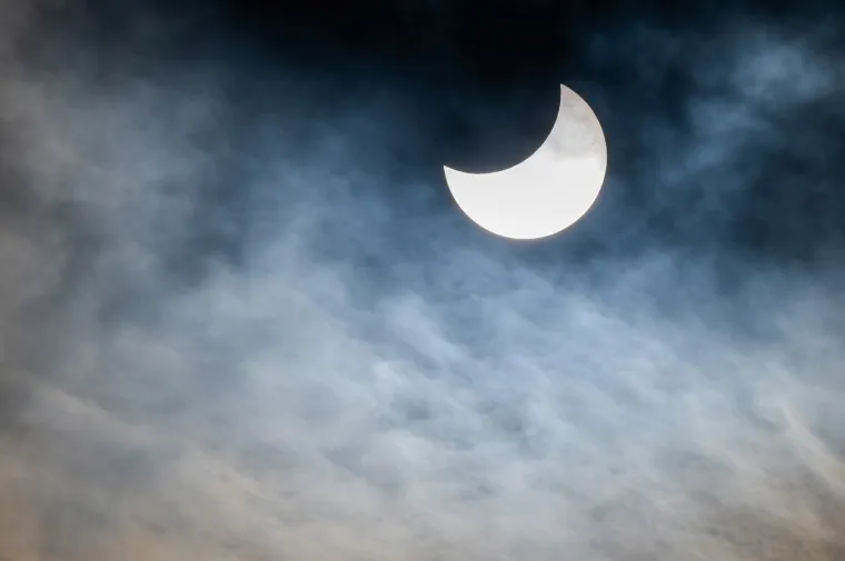 Pogledajte najbolje fotografije djelomične pomrčine Sunca koja se mogla vidjeti i iz Hrvatske