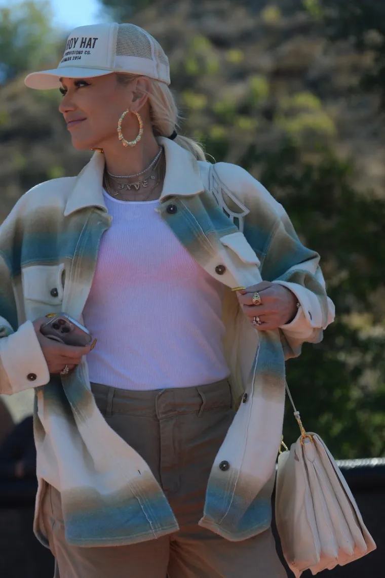 Prepoznajete li veliku zvijezdu 2000-ih? Kako vrijeme leti, danas joj je sin odrastao i ljubaka se pred njom