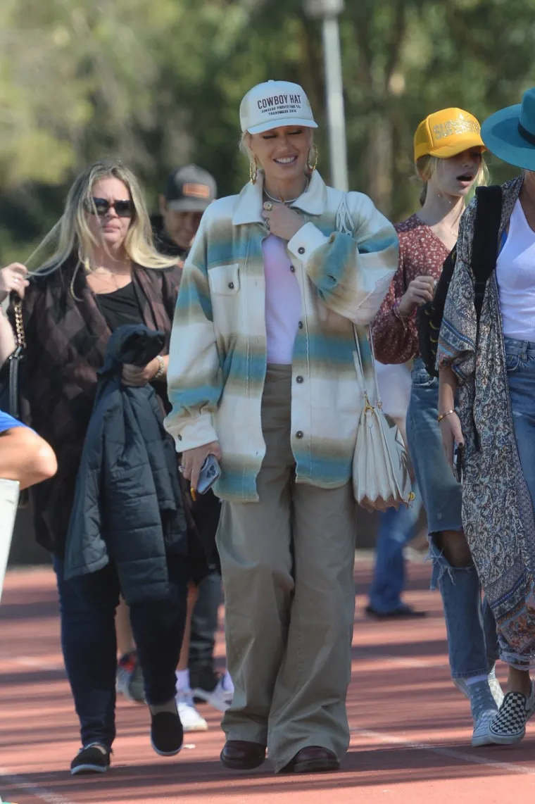 Prepoznajete li veliku zvijezdu 2000-ih? Kako vrijeme leti, danas joj je sin odrastao i ljubaka se pred njom