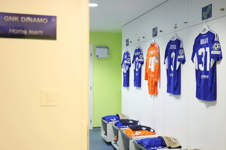 Zavirite u glamuroznu svlačionicu Dinama